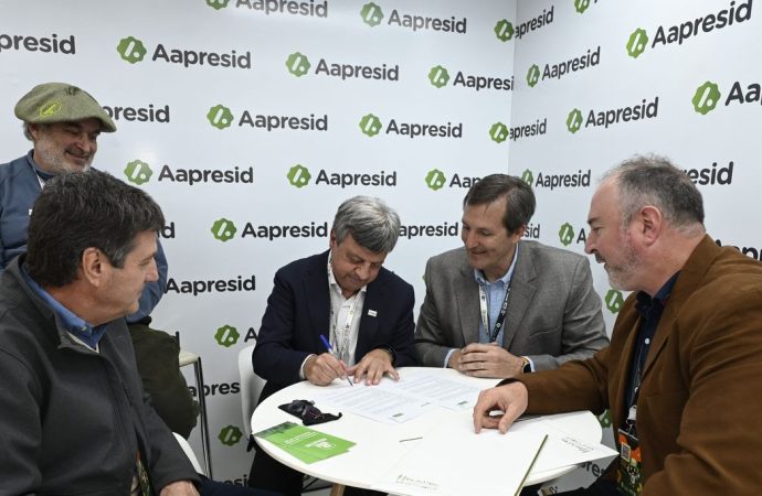 Alianza clave por la sustentabilidad rural: El RENATRE y Aapresid firman un histórico acuerdo de cooperación